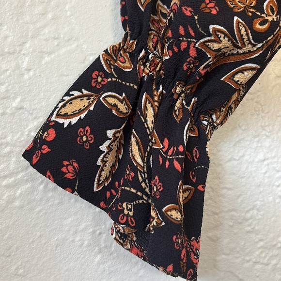 Anthropologie Entro Deep V oversized ruffle detail Floral Tunic Top L - Picture 2 of 10